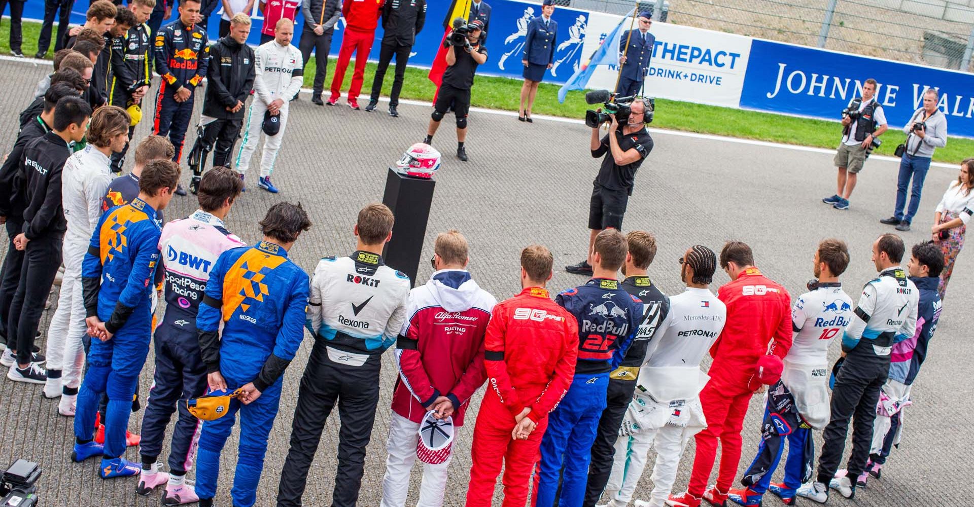 SPA, BELGIUM - SEPTEMBER 01: Daniil Kvyat of Scuderia Toro Rosso and Russia and Pierre Gasly of Scuderia Toro Rosso and France during the minute silence for French driver Anthoine Hubert who passed away during the F2 race yesterday during the F1 Grand Prix of Belgium at Circuit de Spa-Francorchamps on September 01, 2019 in Spa, Belgium. (Photo by Peter Fox/Getty Images) // Getty Images / Red Bull Content Pool  // AP-21EJVPSC12111 // Usage for editorial use only //