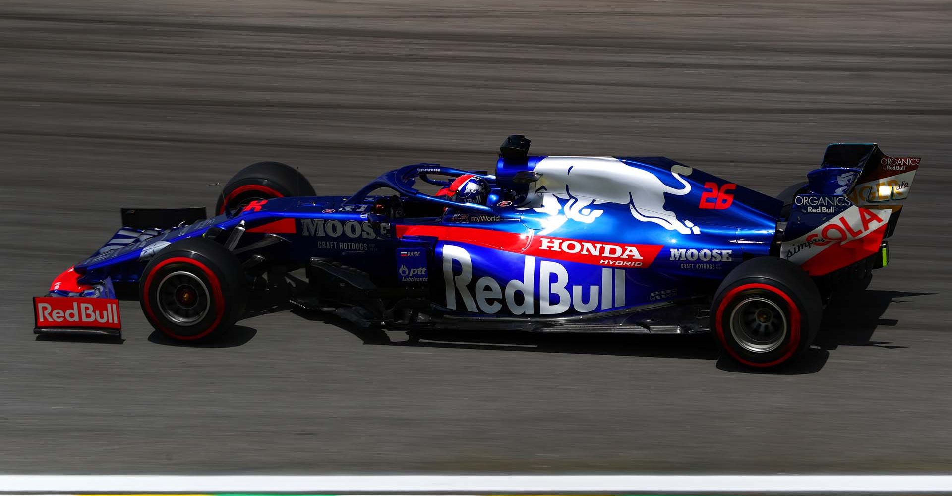 SAO PAULO, BRAZIL - NOVEMBER 16: Daniil Kvyat driving the (26) Scuderia Toro Rosso STR14 Honda on track during final practice for the F1 Grand Prix of Brazil at Autodromo Jose Carlos Pace on November 16, 2019 in Sao Paulo, Brazil. (Photo by Dan Istitene/Getty Images) // Getty Images / Red Bull Content Pool  // AP-22728SA3W2111 // Usage for editorial use only //