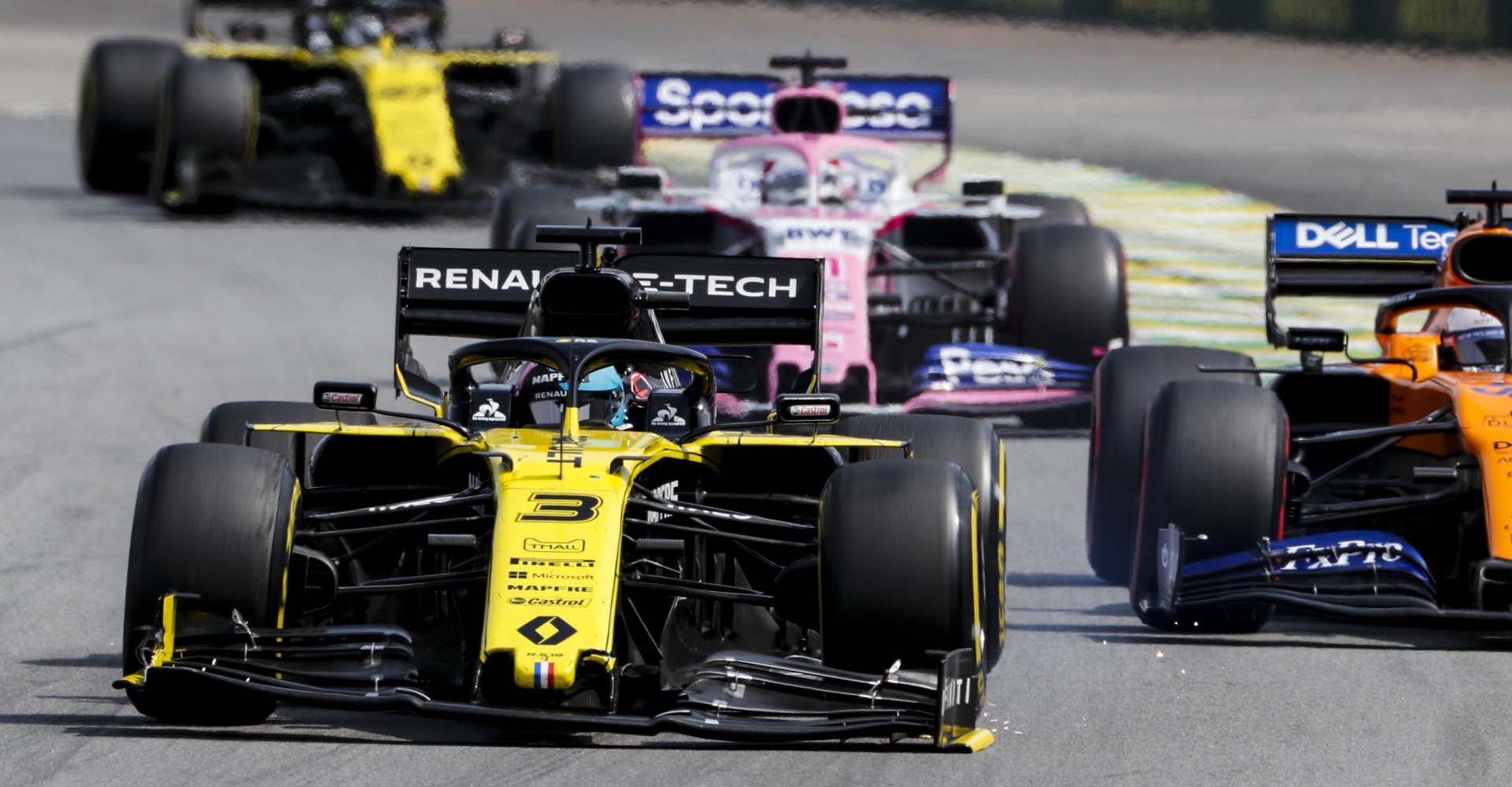 SAO PAULO, BRAZIL - NOVEMBER 17: Daniel Ricciardo, Renault R.S.19 with a broken front wing, Carlos Sainz Jr., McLaren MCL34, Sergio Perez, Racing Point RP19 and Nico Hulkenberg, Renault R.S. 19 during the 2019 Formula One Brazilian Grand Prix at Aut√≥dromo Jos√© Carlos Pace, on November 17, 2019 in Sao Paulo, Brazil. (Photo by Steven Tee / LAT Images)