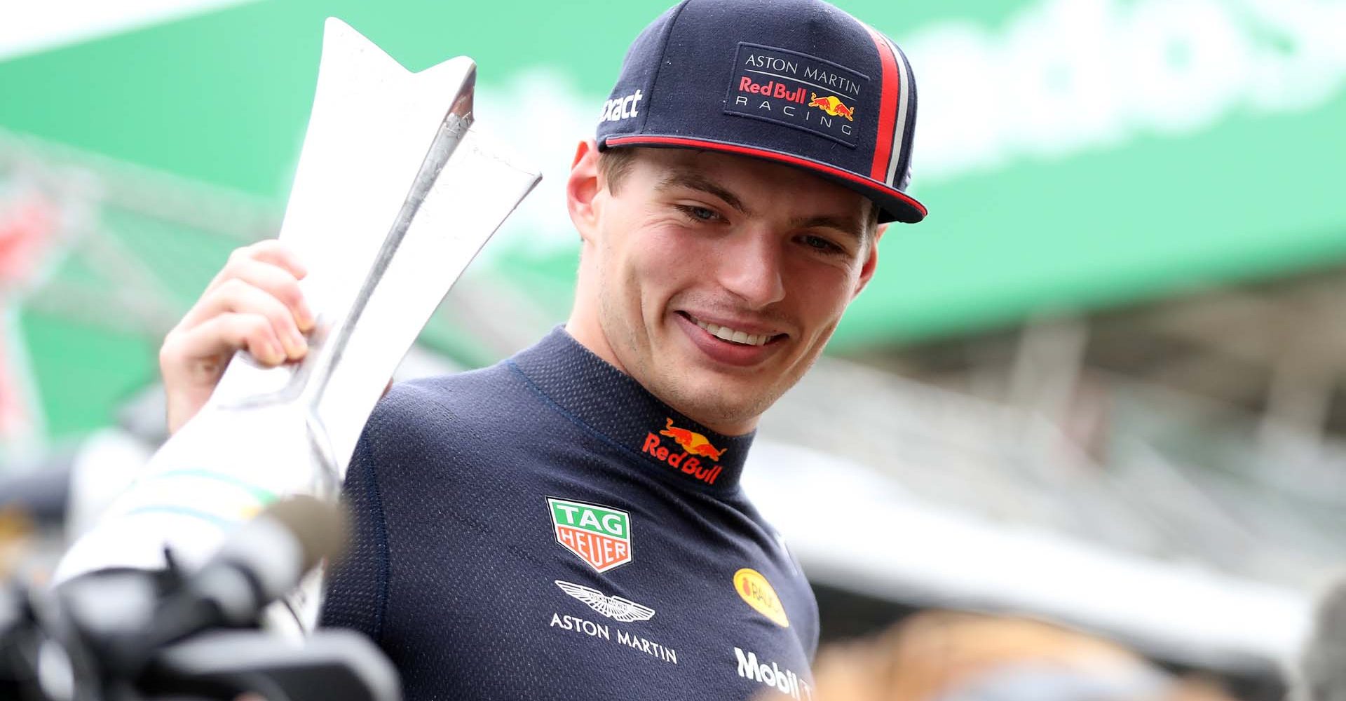 SAO PAULO, BRAZIL - NOVEMBER 17: Race winner Max Verstappen of Netherlands and Red Bull Racing and his team celebrate after the F1 Grand Prix of Brazil at Autodromo Jose Carlos Pace on November 17, 2019 in Sao Paulo, Brazil. (Photo by Robert Cianflone/Getty Images) // Getty Images / Red Bull Content Pool  // AP-227E47T7H2111 // Usage for editorial use only //