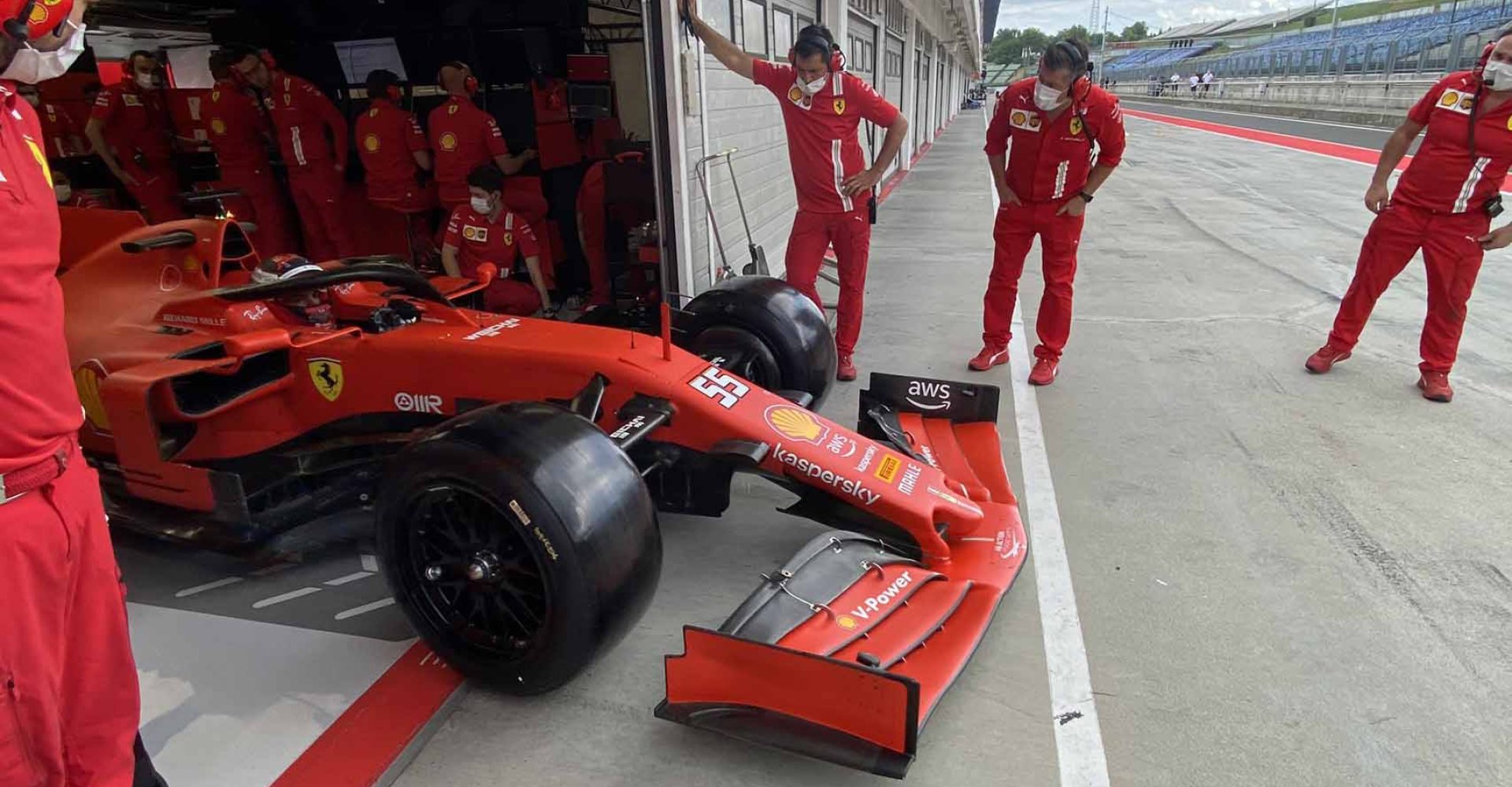 Pirelli 18 inch tyre test Hungaroring Carlos Sainz