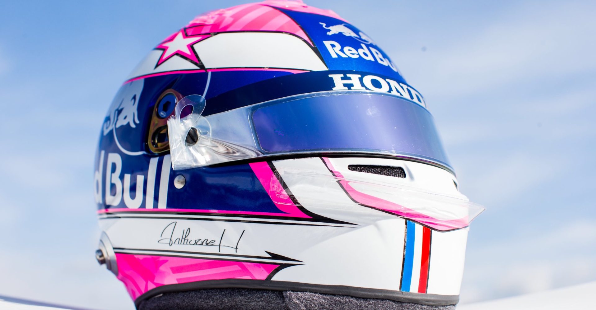 Pierre Gasly's helmet in Monza to tribute his friend Anthoine Hubert, Toro Rosso