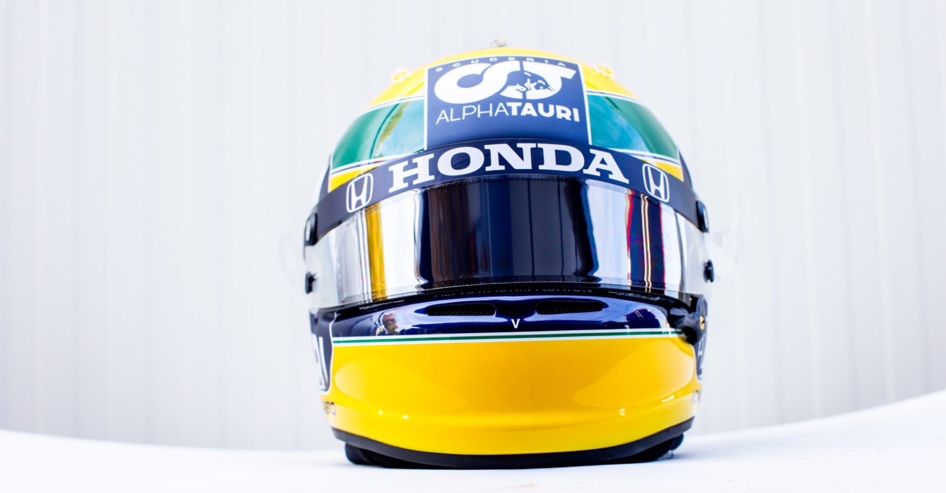 Pierre Gasly's helmet to tribute Ayrton Senna in Imola, 2020 Emilia Romagna Grand Prix, AlphaTauri