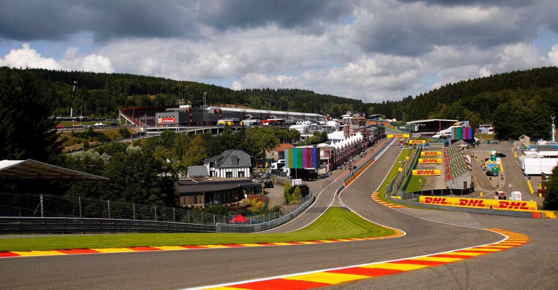 FORMULA 1 2018 JOHNNIE WALKER BELGIAN GRAND PRIX Pirelli Eau Rouge