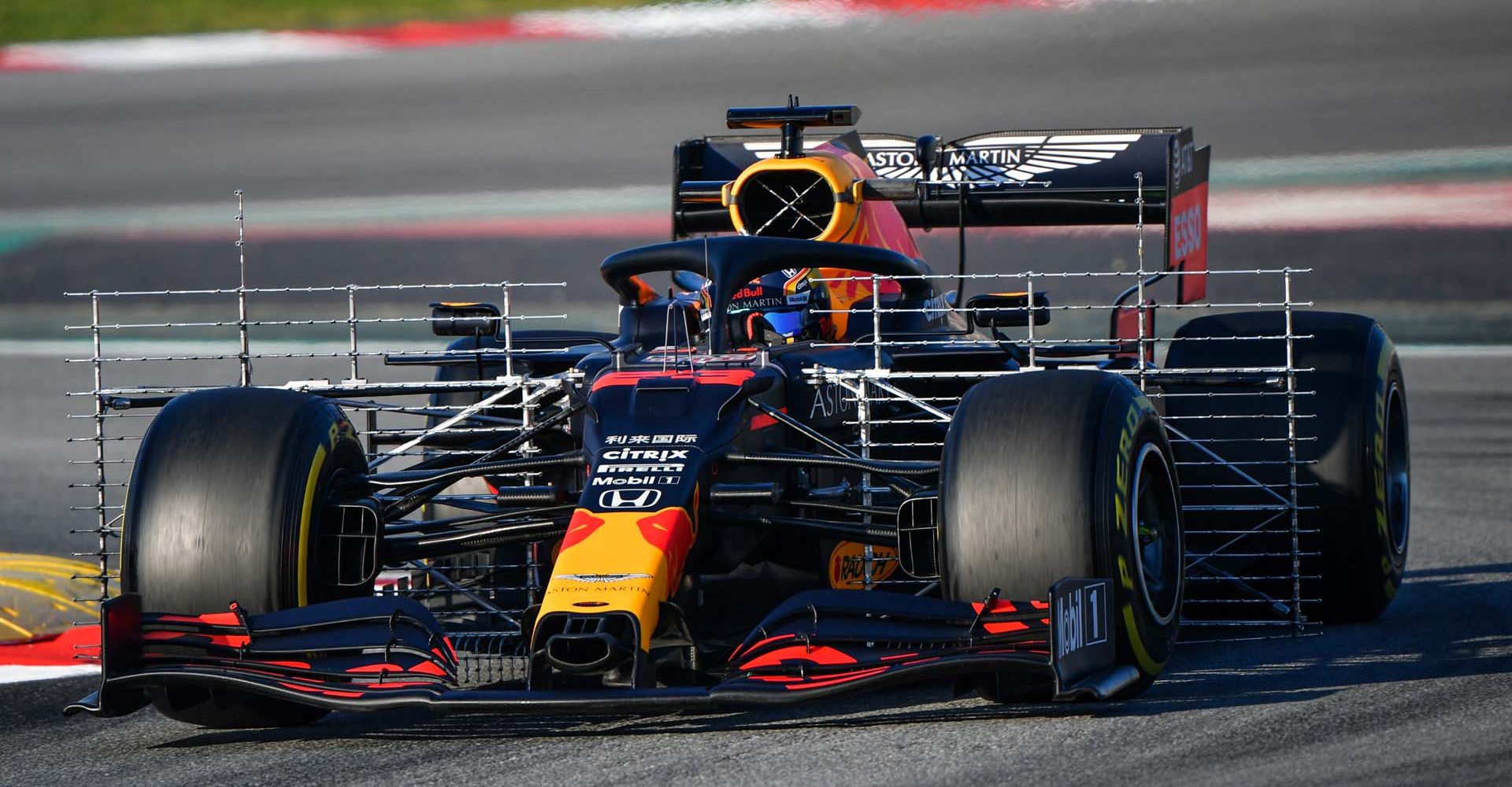 CIRCUIT DE BARCELONA-CATALUNYA, SPAIN - FEBRUARY 20: Max Verstappen, Red Bull Racing during the Barcelona February testing I at Circuit de Barcelona-Catalunya on February 20, 2020 in Circuit de Barcelona-Catalunya, Spain. (Photo by Mark Sutton / LAT Images)