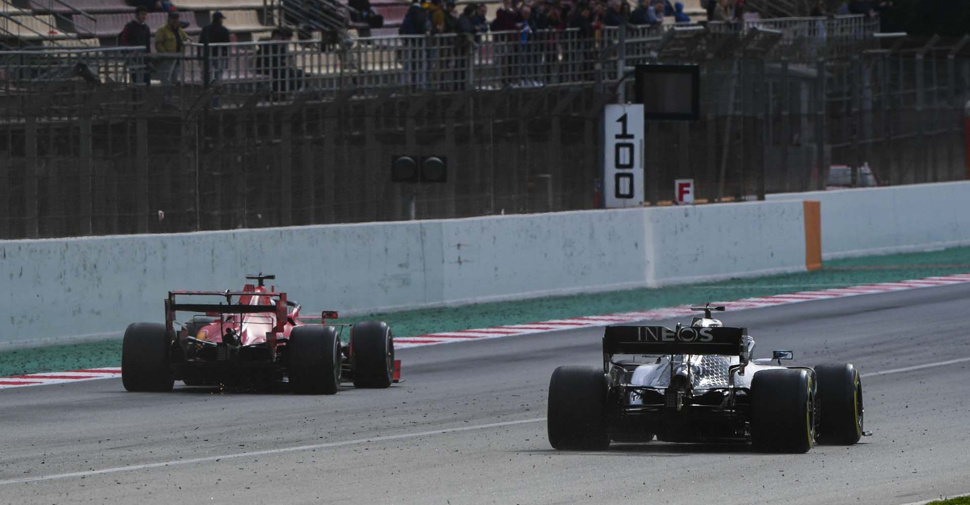 CIRCUIT DE BARCELONA-CATALUNYA, SPAIN - FEBRUARY 28: Charles Leclerc, Ferrari SF1000, passes Valtteri Bottas, Mercedes F1 W11 EQ Performance during the Barcelona February testing II at Circuit de Barcelona-Catalunya on February 28, 2020 in Circuit de Barcelona-Catalunya, Spain. (Photo by Mark Sutton / LAT Images)