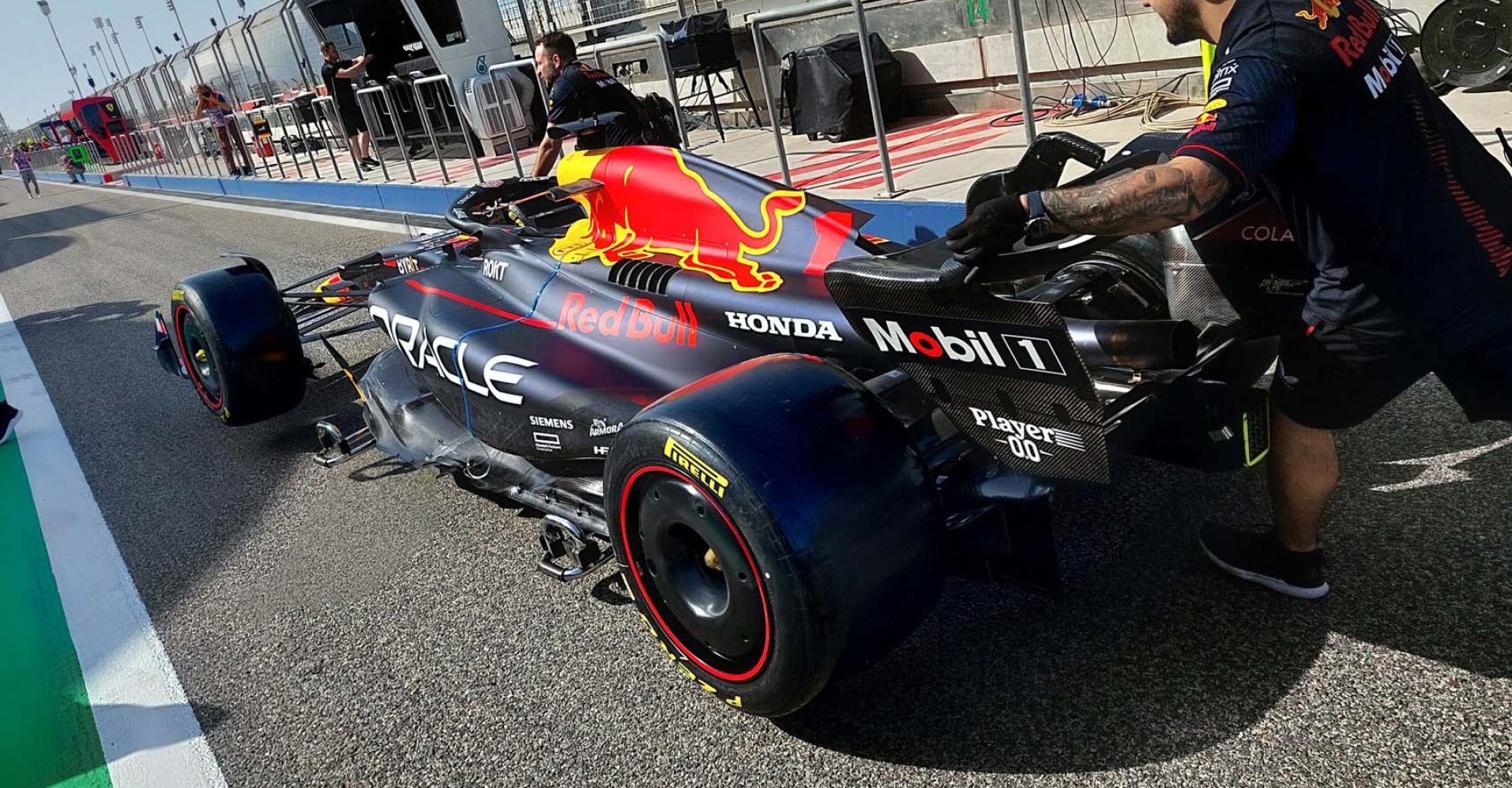 Red Bull RB19