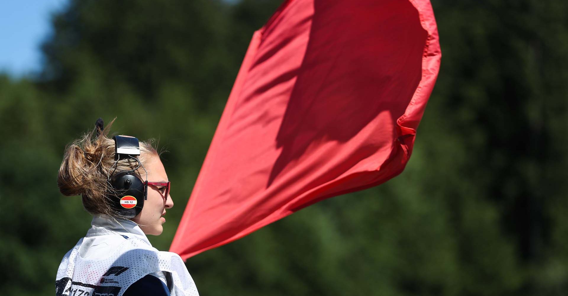 SPIELBERG,AUSTRIA,28.JUN.19 - MOTORSPORTS, FORMULA 1 - Grand Prix of Austria, Red Bull Ring, free practice. Image shows a marshall. Photo: GEPA pictures/ Daniel Goetzhaber - For editorial use only. Image is free of charge. Red flag