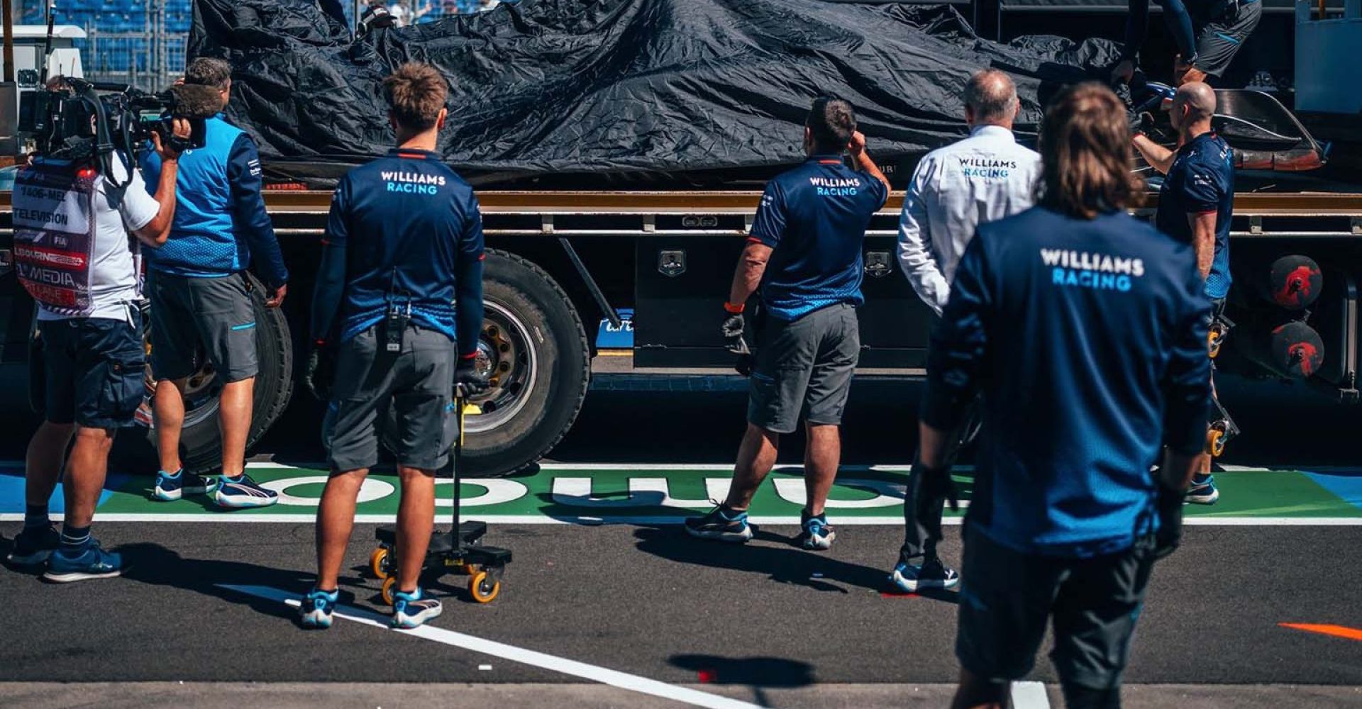 Alex Albon's damaged Williams