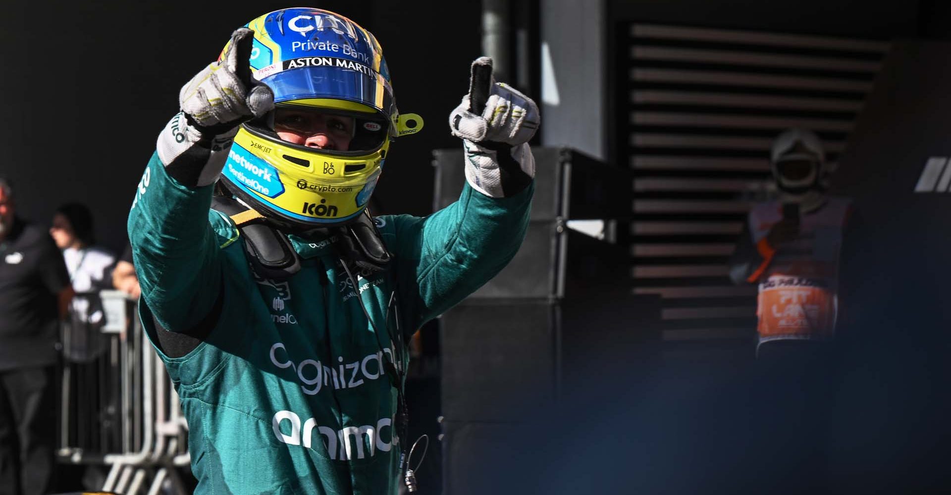 Portrait, Helmets, Finish, Autódromo José Carlos Pace, GP2320a, F1, GP, Brazil
Fernando Alonso, Aston Martin F1 Team, 3rd position, celebrates on arrival in Parc Ferme