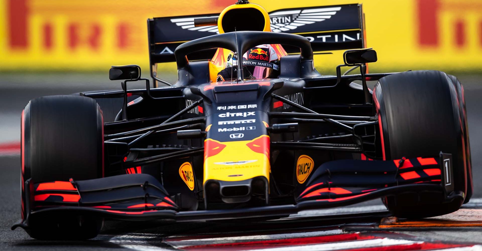 BUDAPEST, HUNGARY - AUGUST 03: Max Verstappen of the Netherlands driving the (33) Aston Martin Red Bull Racing RB15 on track during qualifying for the F1 Grand Prix of Hungary at Hungaroring on August 03, 2019 in Budapest, Hungary. (Photo by Lars Baron/Getty Images) // Getty Images / Red Bull Content Pool  // AP-2157MR91H2111 // Usage for editorial use only // Please go to www.redbullcontentpool.com for further information. //