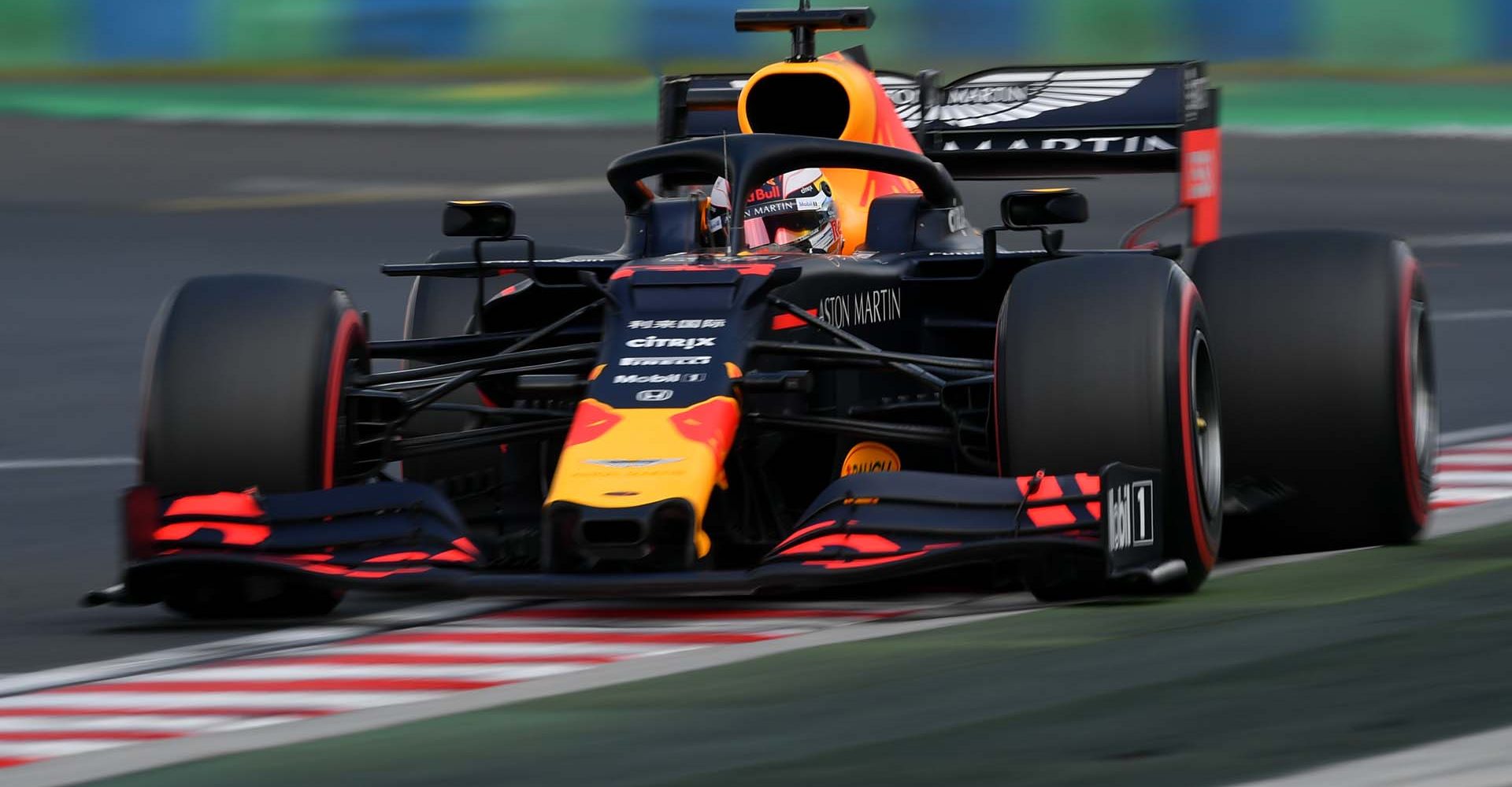 BUDAPEST, HUNGARY - AUGUST 03: Max Verstappen of the Netherlands driving the (33) Aston Martin Red Bull Racing RB15 on track during qualifying for the F1 Grand Prix of Hungary at Hungaroring on August 03, 2019 in Budapest, Hungary. (Photo by Dan Mullan/Getty Images) // Getty Images / Red Bull Content Pool  // AP-2157RVB8W2111 // Usage for editorial use only // Please go to www.redbullcontentpool.com for further information. //