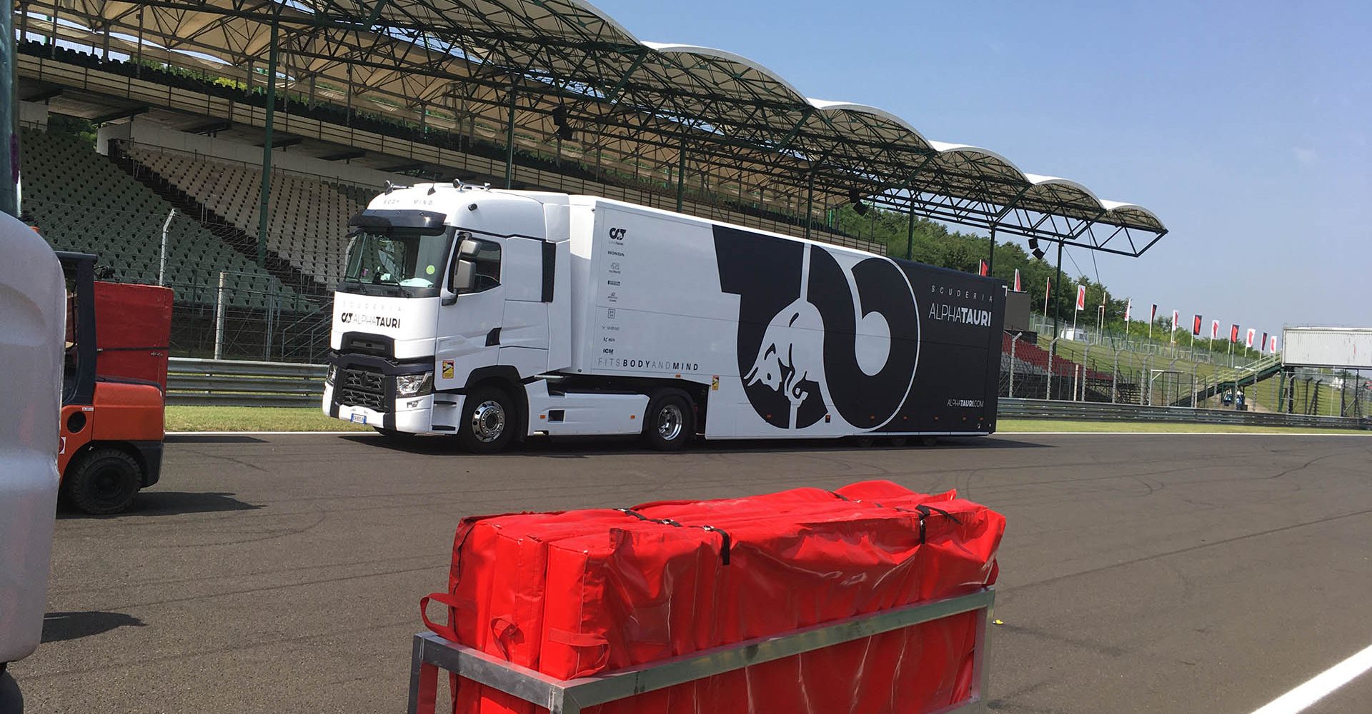 AlphaTauri Truck, Hungaroring, 2021