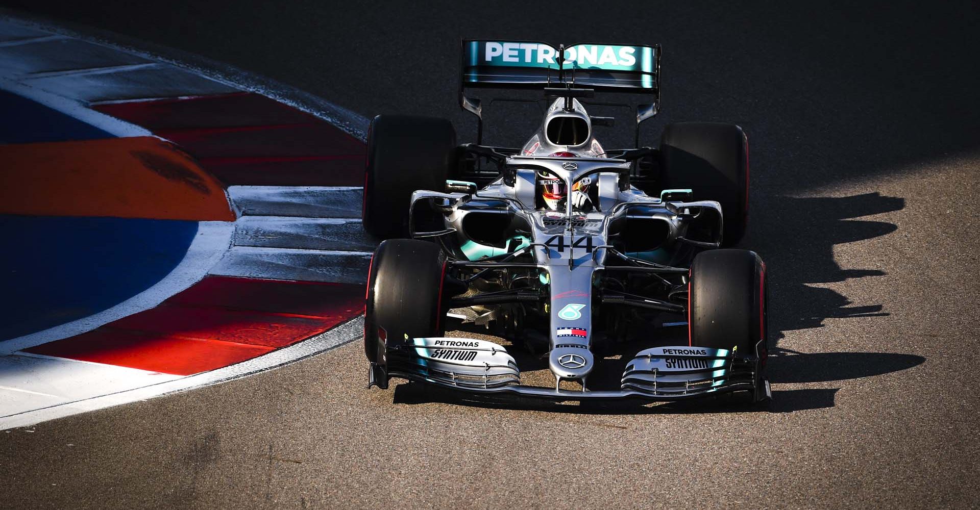 2019 Russian Grand Prix, Saturday - LAT Images Lewis Hamilton Mercedes