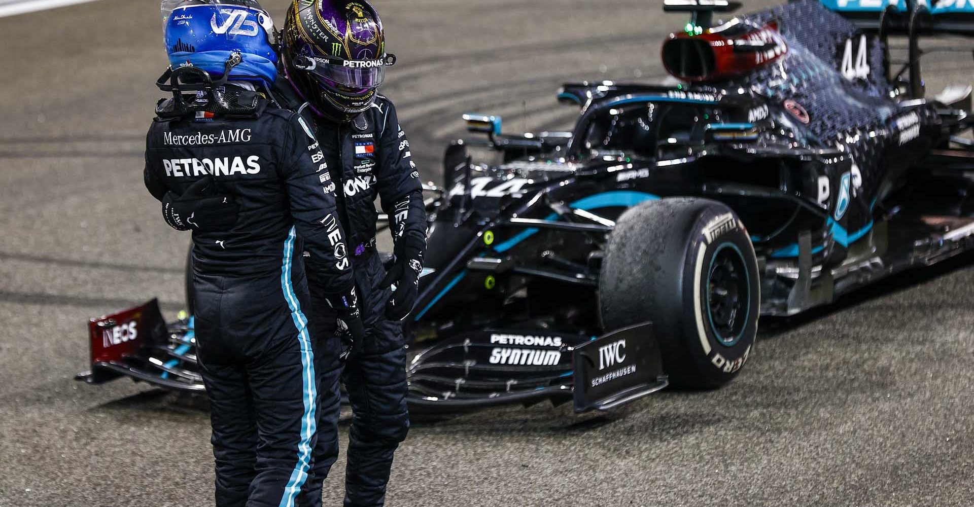 2020 Abu Dhabi Grand Prix, Sunday - LAT Images Valtteri Bottas Lewis Hamilton Mercedes