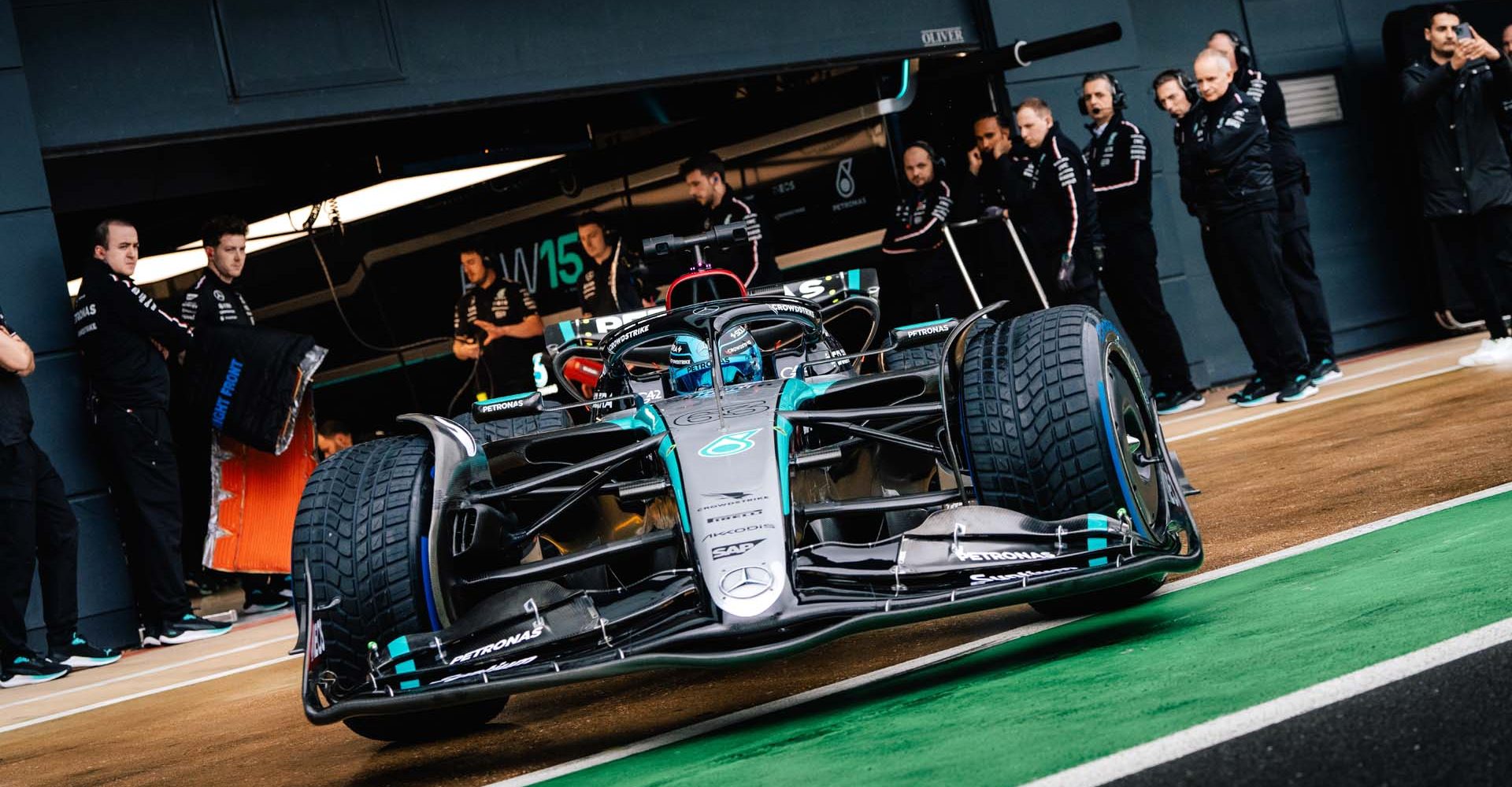 Mercedes-AMG F1 W15 E Performance Launch - Finn Pomeroy George Russell