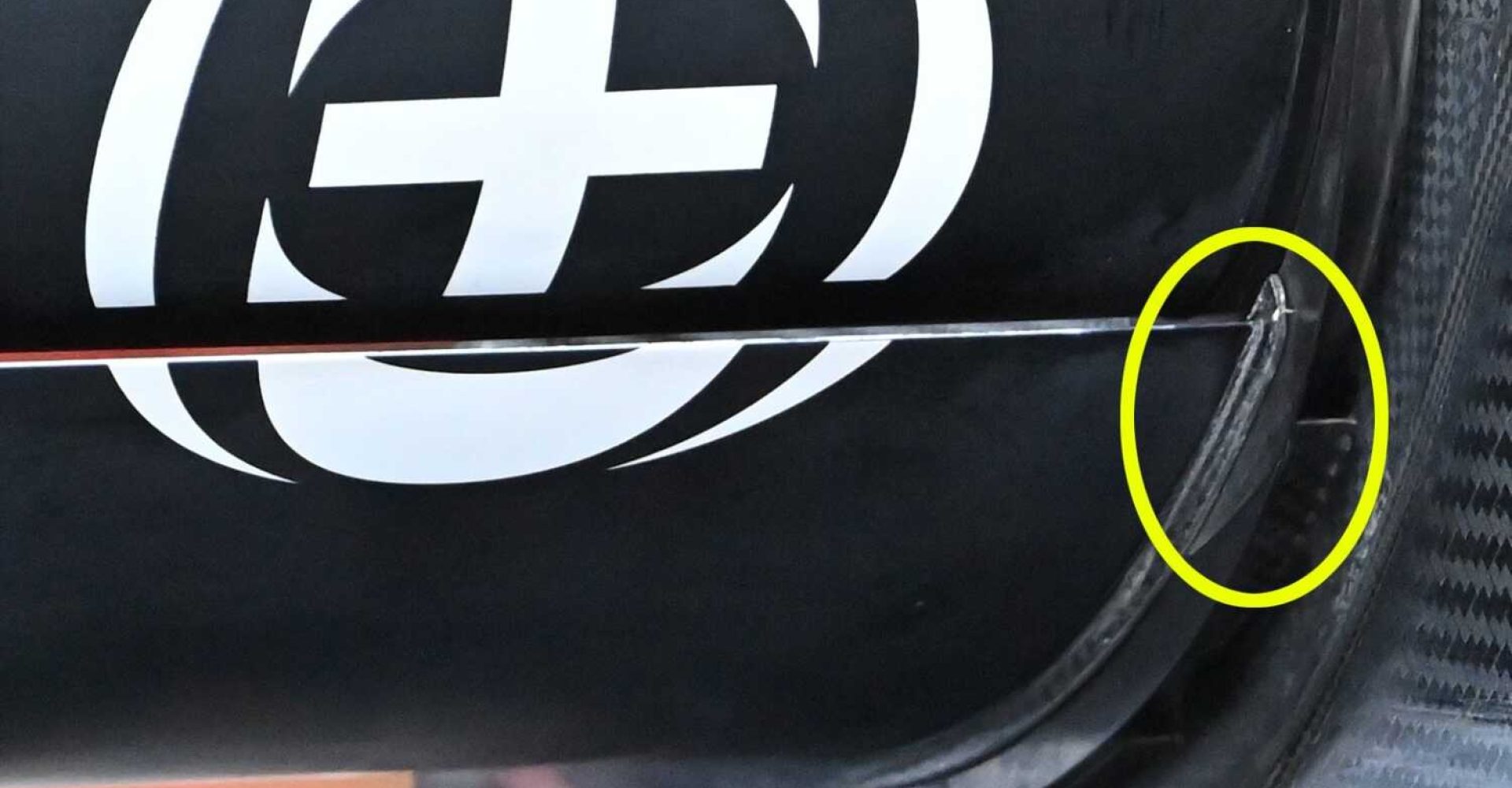 Mercedes rear wing marks