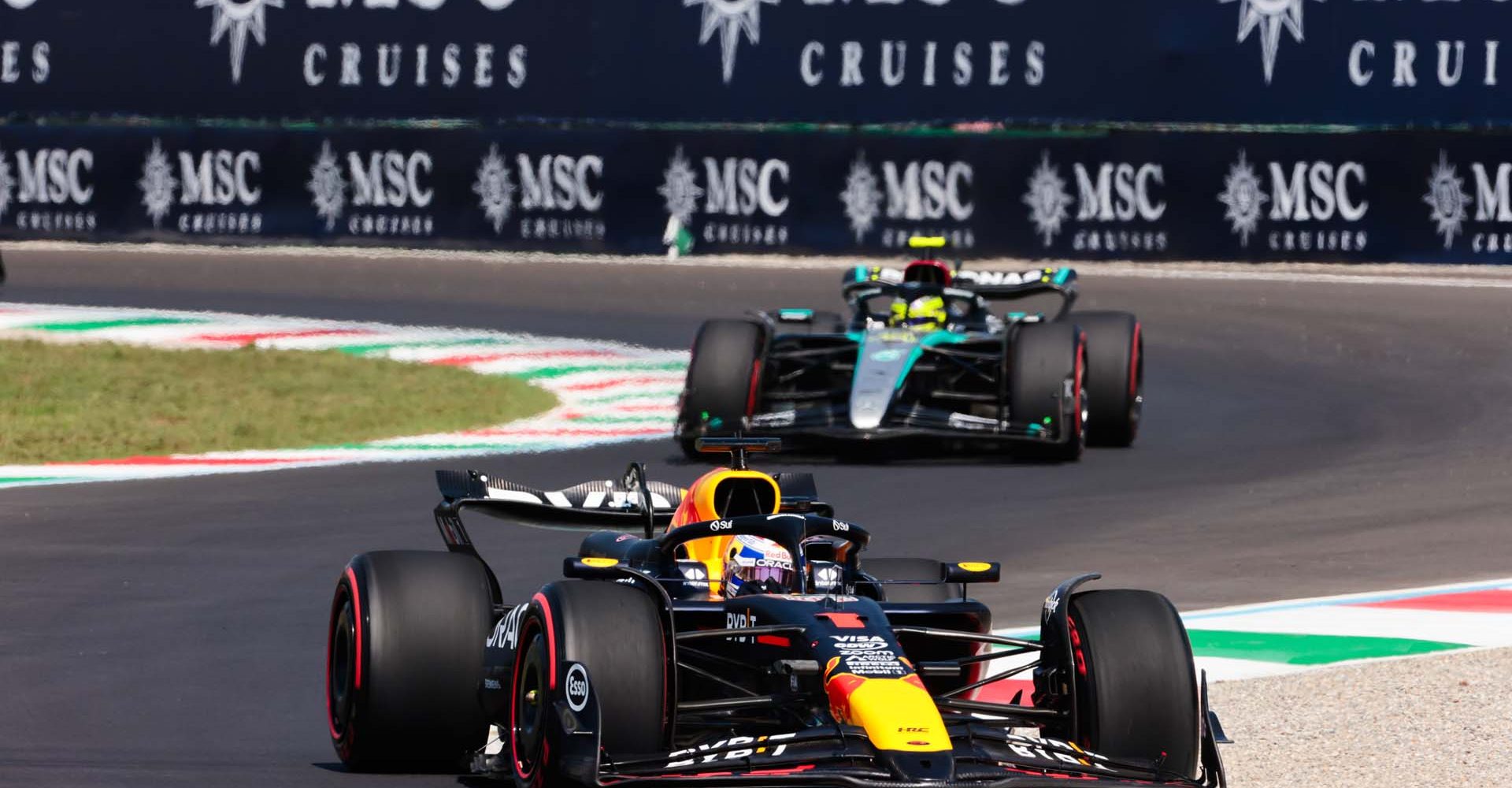 Max Verstappen (Red Bull), Lewis Hamilton (Mercedes)