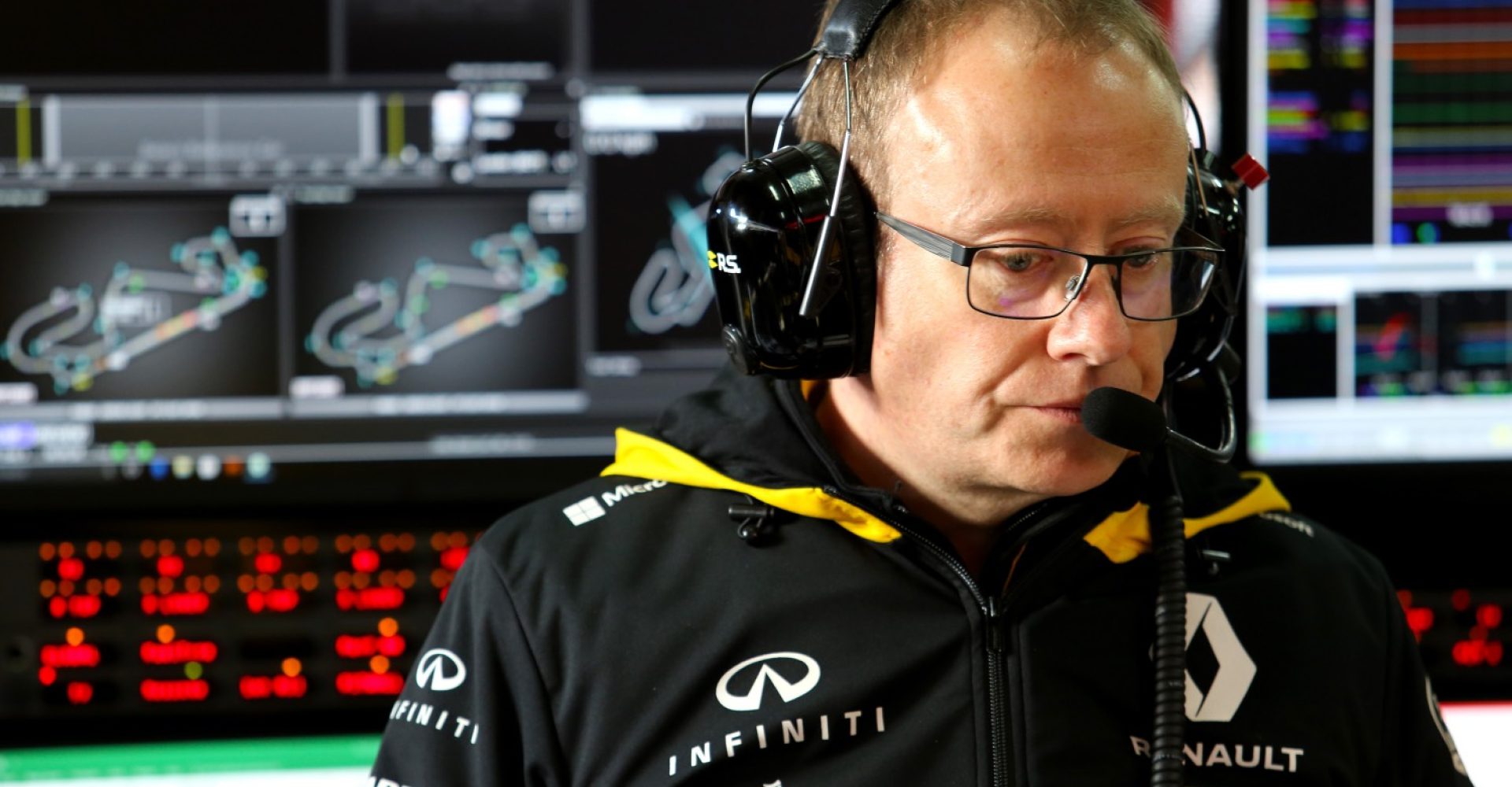 Mark Slade (GBR) Renault Sport F1 Team Race Engineer.
Formula One Testing, Day 3, Thursday 8th March 2018. Barcelona, Spain.