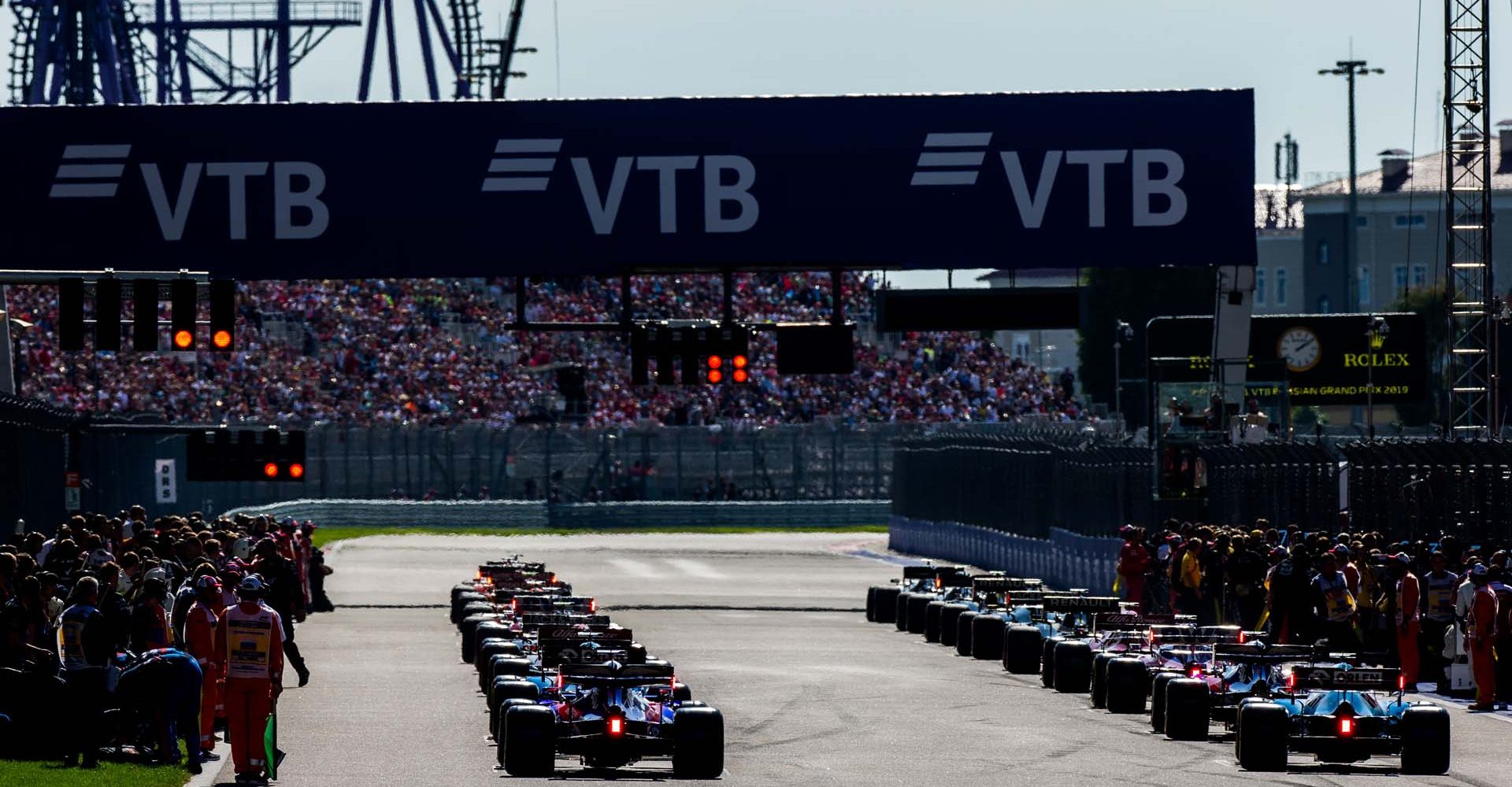 SOCHI, RUSSIA - SEPTEMBER 29: Start during the F1 Grand Prix of Russia at Sochi Autodrom on September 29, 2019 in Sochi, Russia. (Photo by Peter Fox/Getty Images) // Getty Images / Red Bull Content Pool  // AP-21QJGGDGS1W11 // Usage for editorial use only //