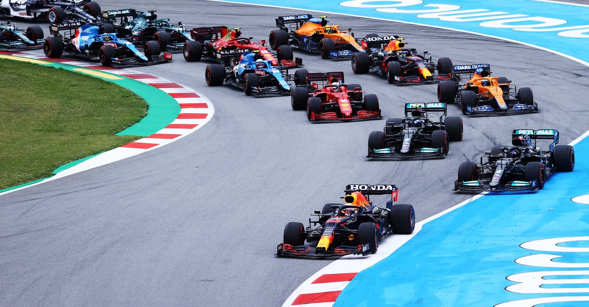 BARCELONA, SPAIN - MAY 09: Max Verstappen of the Netherlands driving the (33) Red Bull Racing RB16B Honda leads the field during the F1 Grand Prix of Spain at Circuit de Barcelona-Catalunya on May 09, 2021 in Barcelona, Spain. (Photo by Bryn Lennon/Getty Images)