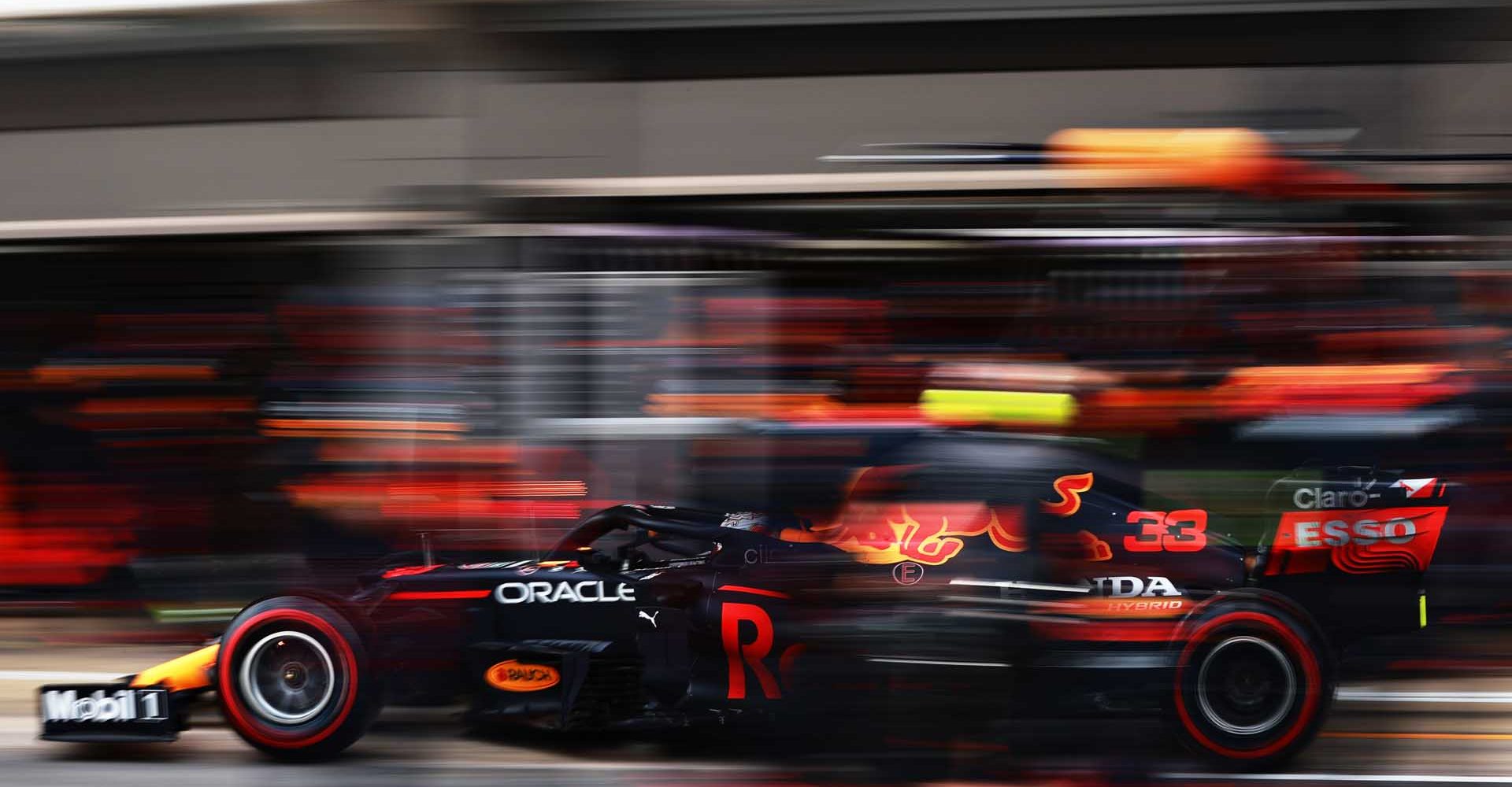 BARCELONA, SPAIN - MAY 09: Max Verstappen of the Netherlands driving the (33) Red Bull Racing RB16B Honda makes his second pitstop during the F1 Grand Prix of Spain at Circuit de Barcelona-Catalunya on May 09, 2021 in Barcelona, Spain. (Photo by Mark Thompson/Getty Images)