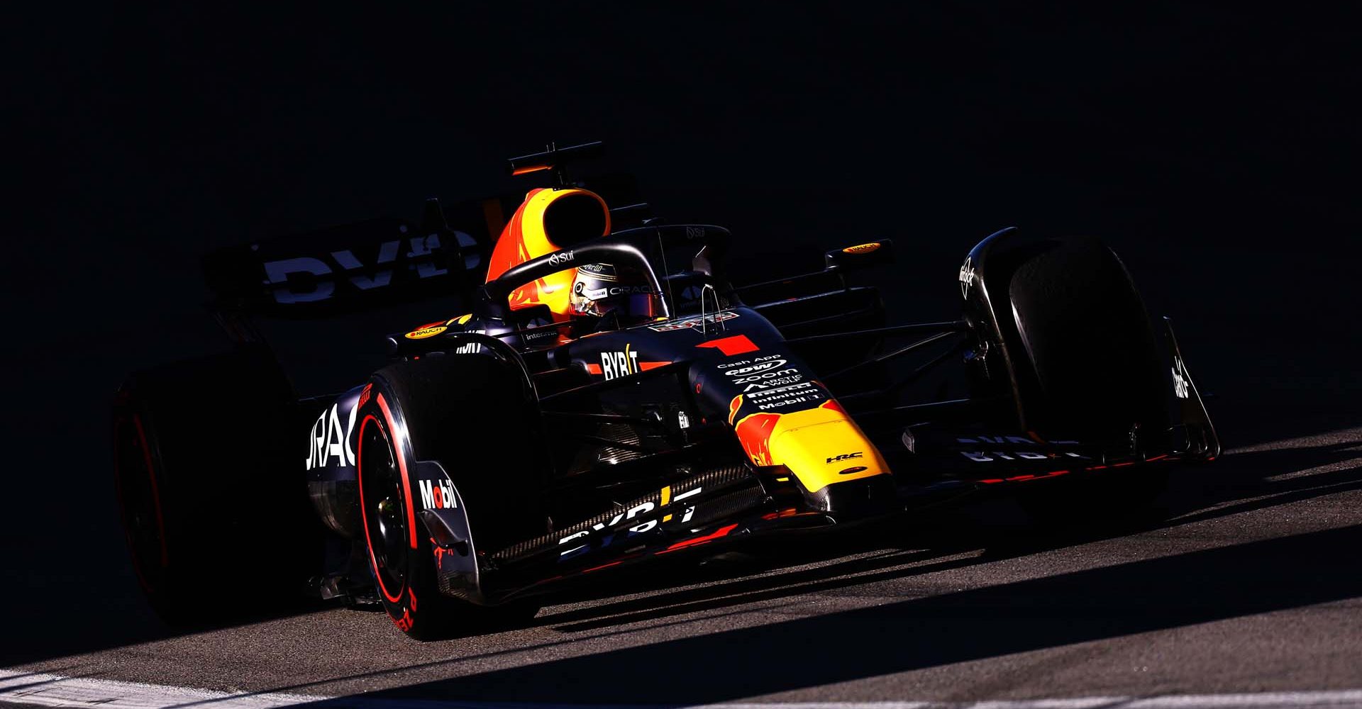 SAO PAULO, BRAZIL - NOVEMBER 04: Max Verstappen of the Netherlands driving the (1) Oracle Red Bull Racing RB19 on track during the Sprint ahead of the F1 Grand Prix of Brazil at Autodromo Jose Carlos Pace on November 04, 2023 in Sao Paulo, Brazil. (Photo by Mark Thompson/Getty Images) // Getty Images / Red Bull Content Pool // SI202311040324 // Usage for editorial use only //