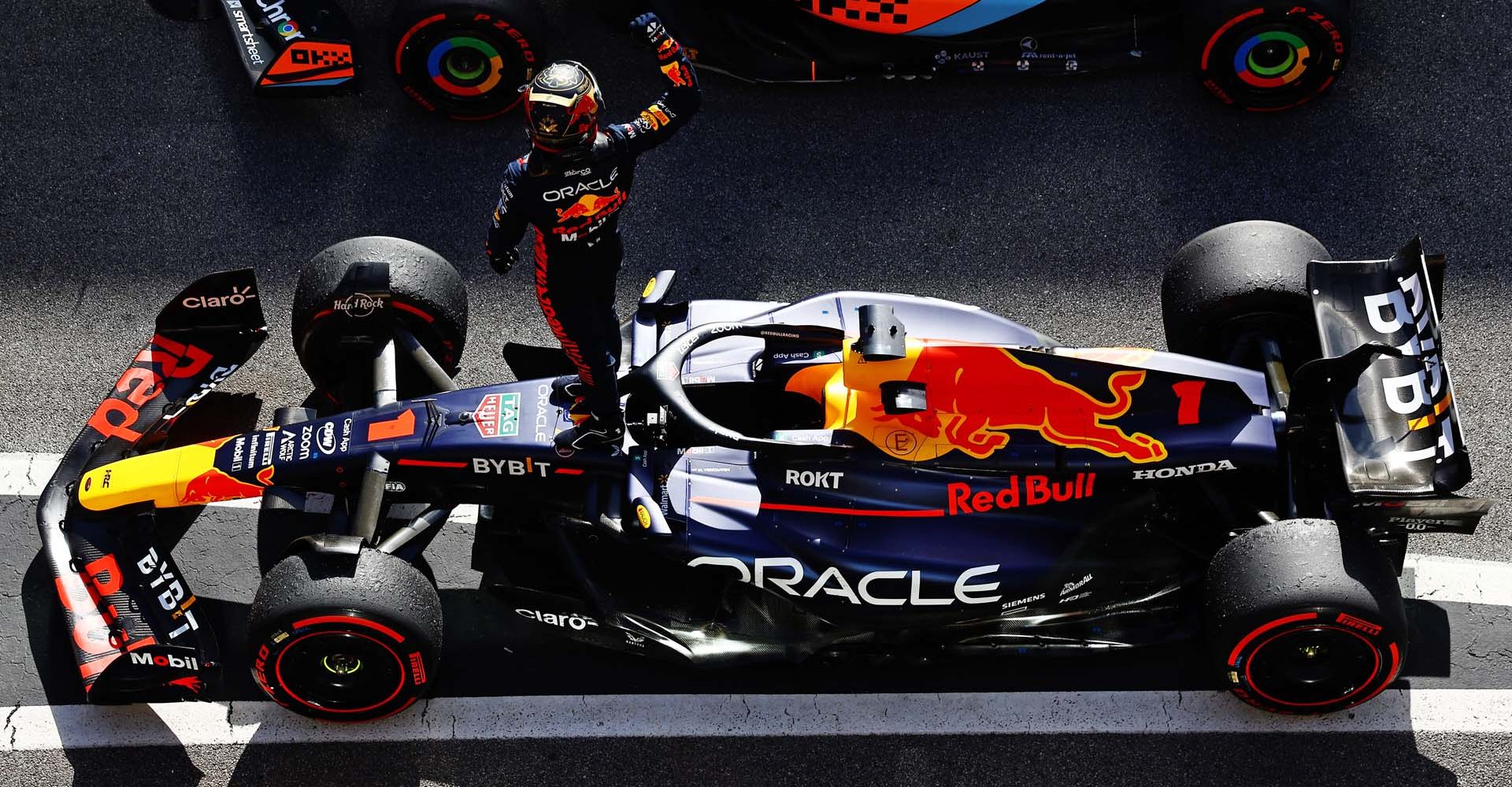 SAO PAULO, BRAZIL - NOVEMBER 05: Race winner Max Verstappen of the Netherlands and Oracle Red Bull Racing celebrates in parc ferme during the F1 Grand Prix of Brazil at Autodromo Jose Carlos Pace on November 05, 2023 in Sao Paulo, Brazil. (Photo by Mark Thompson/Getty Images) // Getty Images / Red Bull Content Pool // SI202311050619 // Usage for editorial use only //