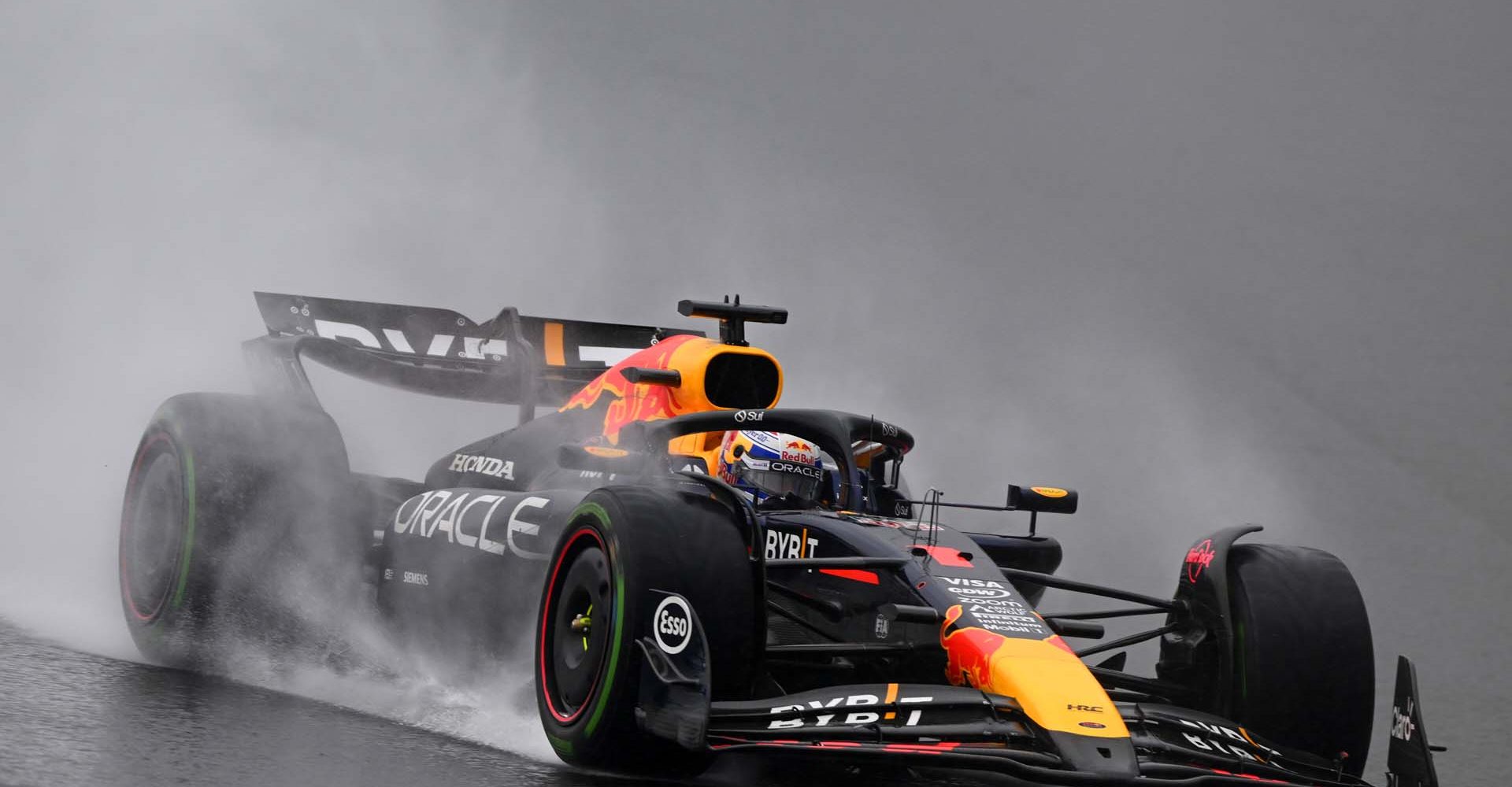 SAO PAULO, BRAZIL - NOVEMBER 03: Max Verstappen of the Netherlands driving the (1) Oracle Red Bull Racing RB20 on track during the F1 Grand Prix of Brazil at Autodromo Jose Carlos Pace on November 03, 2024 in Sao Paulo, Brazil. (Photo by Clive Mason/Getty Images) // Getty Images / Red Bull Content Pool // SI202411030417 // Usage for editorial use only //