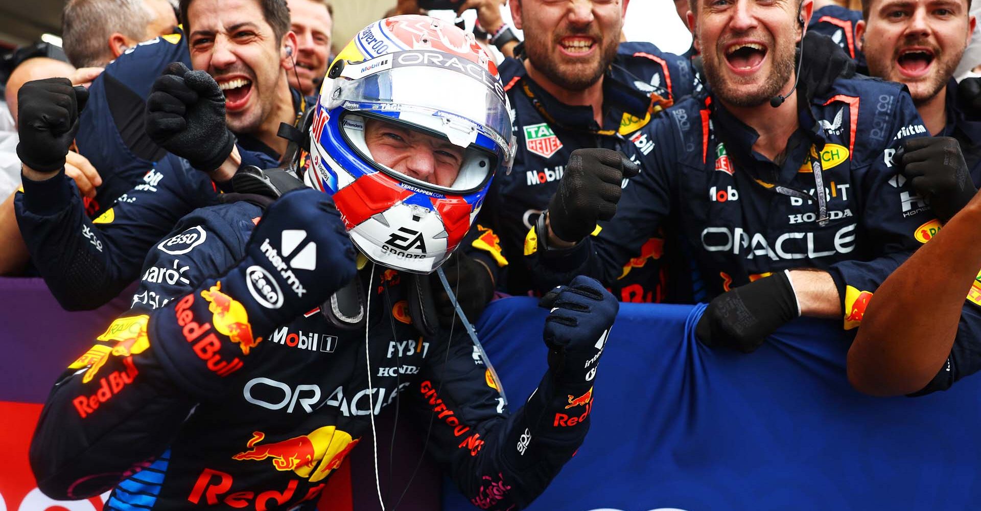 SAO PAULO, BRAZIL - NOVEMBER 03: Race winner Max Verstappen of the Netherlands and Oracle Red Bull Racing celebrates with his team in parc ferme during the F1 Grand Prix of Brazil at Autodromo Jose Carlos Pace on November 03, 2024 in Sao Paulo, Brazil. (Photo by Mark Thompson/Getty Images) // Getty Images / Red Bull Content Pool // SI202411030470 // Usage for editorial use only //