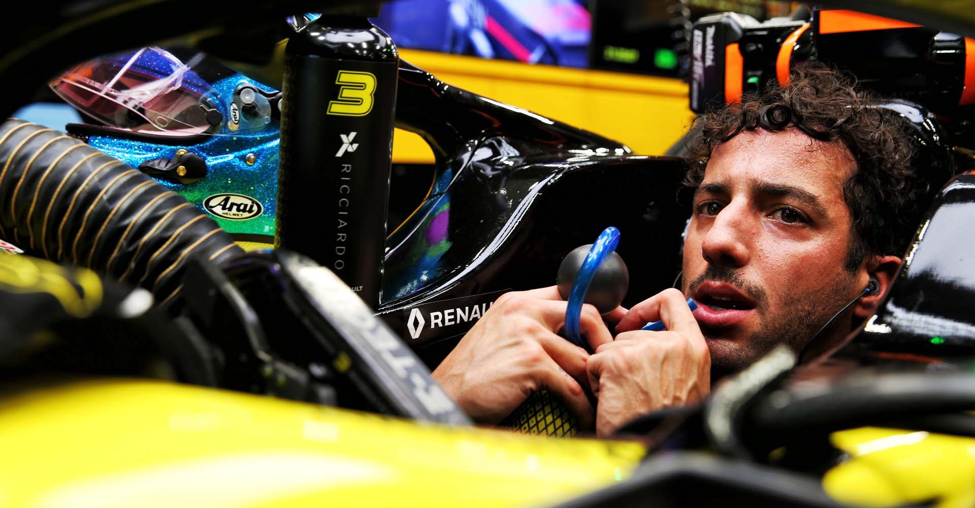 Daniel Ricciardo (AUS) Renault F1 Team RS19.
Singapore Grand Prix, Friday 20th September 2019. Marina Bay Street Circuit, Singapore.