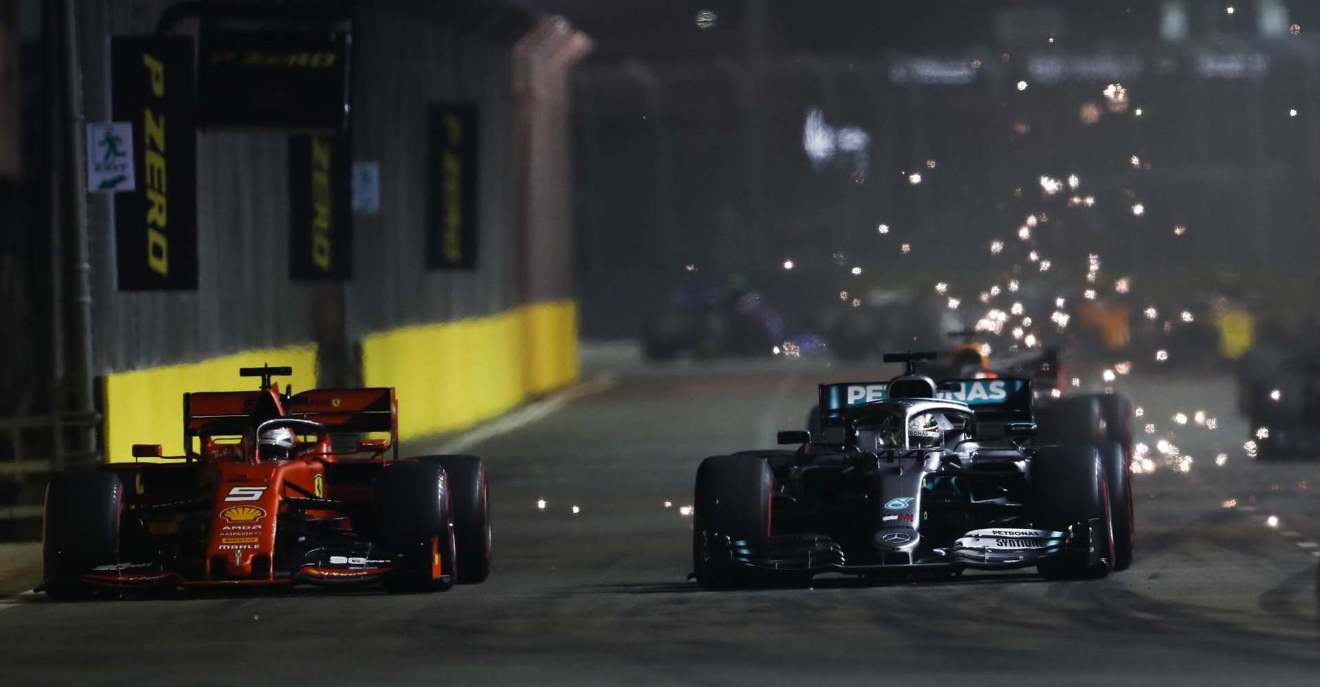 2019 Singapore Grand Prix, Sunday - LAT Images Sebastian Vettel Lewis Hamilton Mercedes