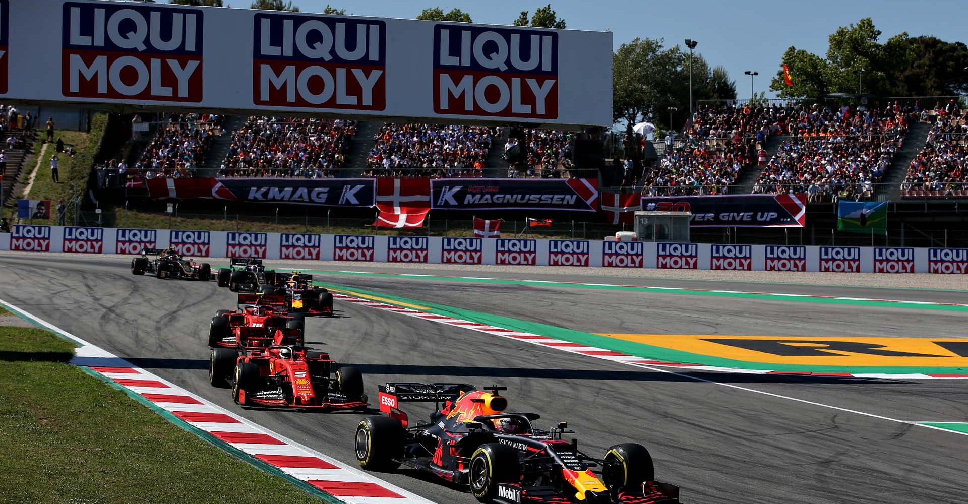 BARCELONA, SPAIN - MAY 12: Max Verstappen of the Netherlands driving the (33) Aston Martin Red Bull Racing RB15 on track during the F1 Grand Prix of Spain at Circuit de Barcelona-Catalunya on May 12, 2019 in Barcelona, Spain. (Photo by Charles Coates/Getty Images) // Getty Images / Red Bull Content Pool  // AP-1ZAGWTRJN2111 // Usage for editorial use only // Please go to www.redbullcontentpool.com for further information. //