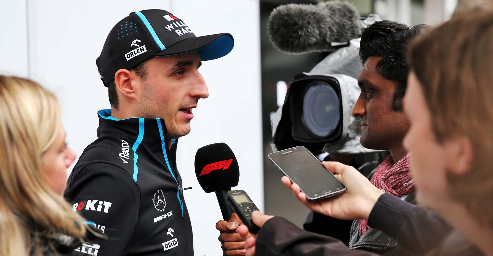 Robert Kubica (POL) Williams Racing with the media.
Brazilian Grand Prix, Friday 15th November 2019. Sao Paulo, Brazil.