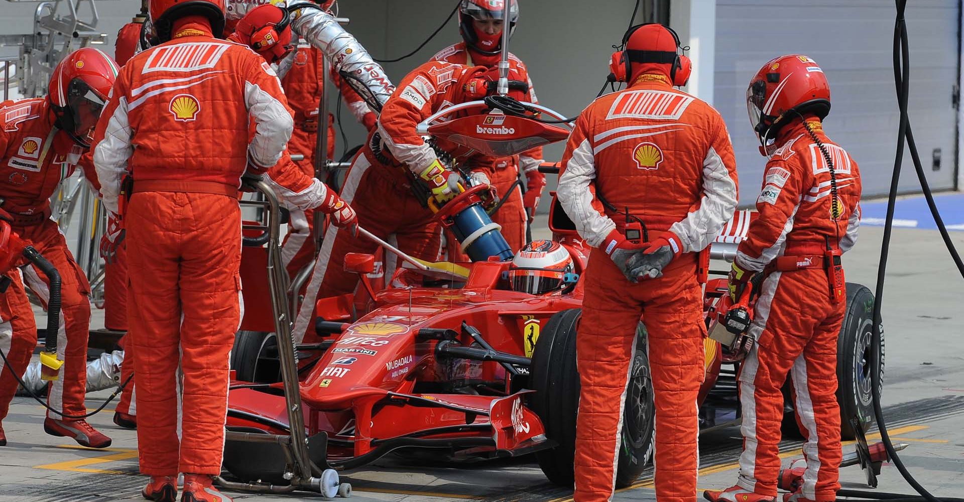 Kimi Räikkönen, Ferrari, 2008, Hungarian GP, pitstop, refuelling