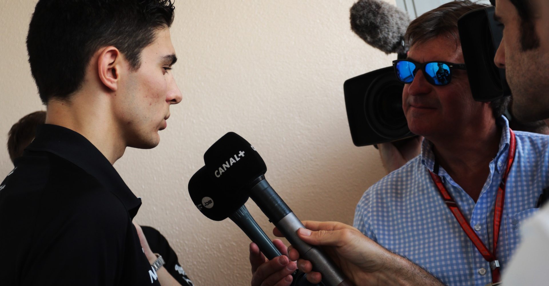 Esteban Ocon (FRA) Sahara Force India F1 Team with the media.
Bahrain Grand Prix, Thursday 13th April 2017. Sakhir, Bahrain., TV interview, Canal+